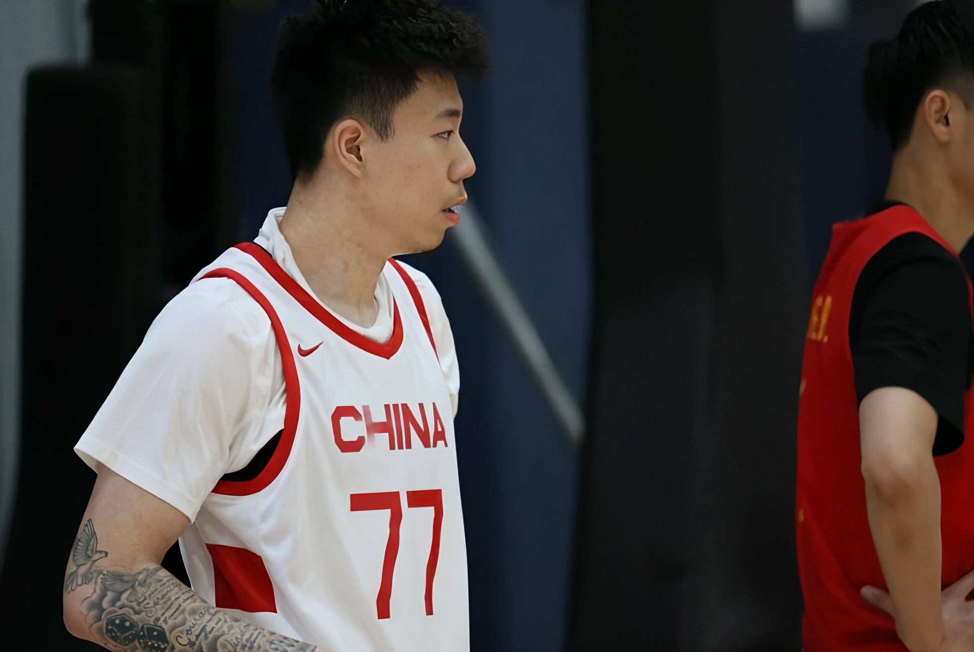 从多特蒙德防线松动备战CBA季后赛到风云突变里昂今夜单刀错失，新疆广汇迎NBA季后赛关键赛的简单介绍-爱游戏下载